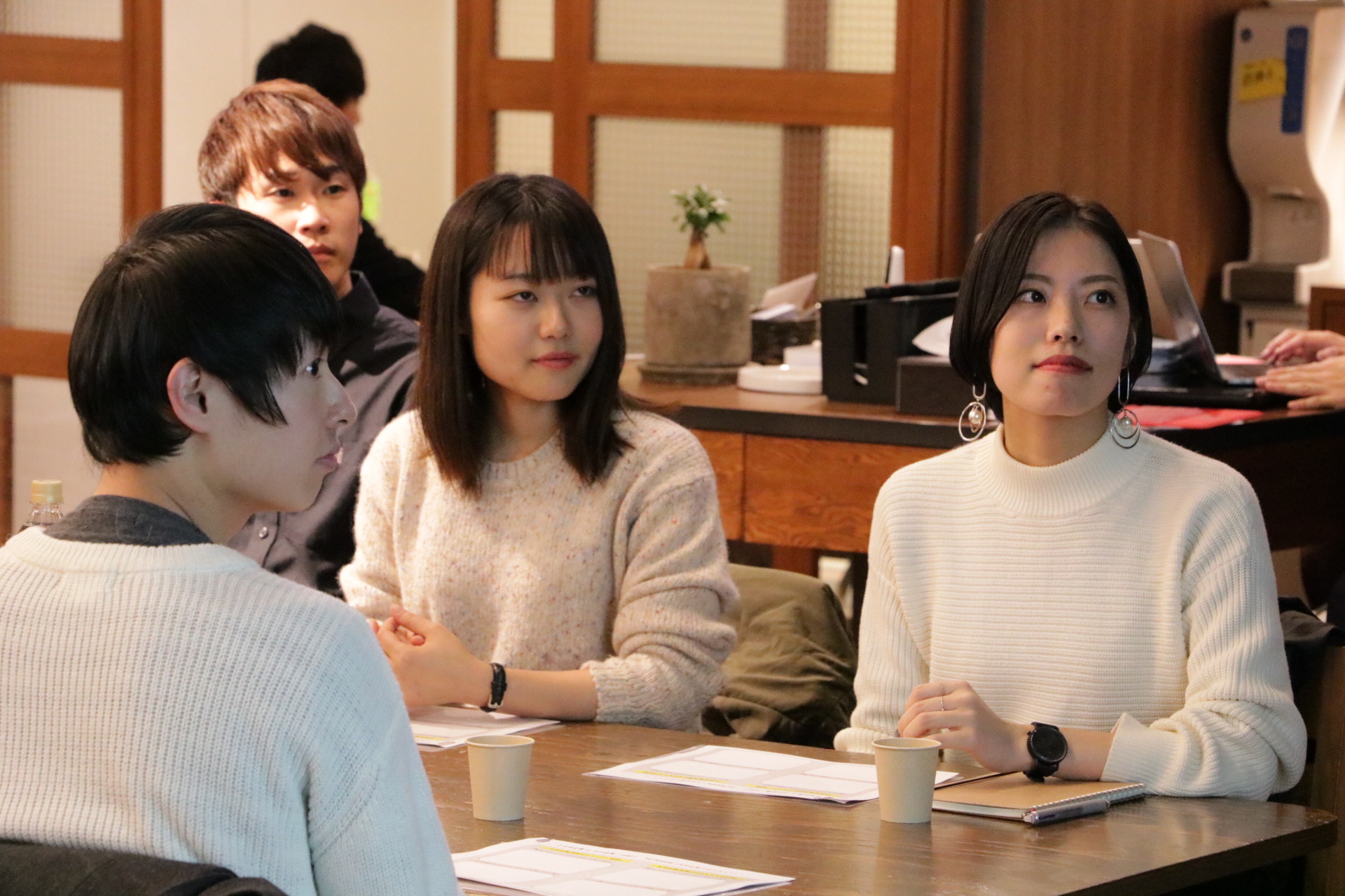 ▲やはりまだ「ハッキリこっち!」と決まっている人は少ない様子。